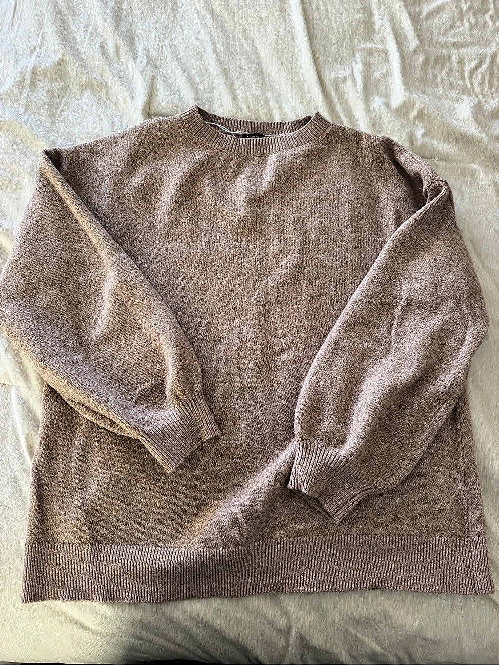 Crewneck Sweater in Brown Size Medium Like New